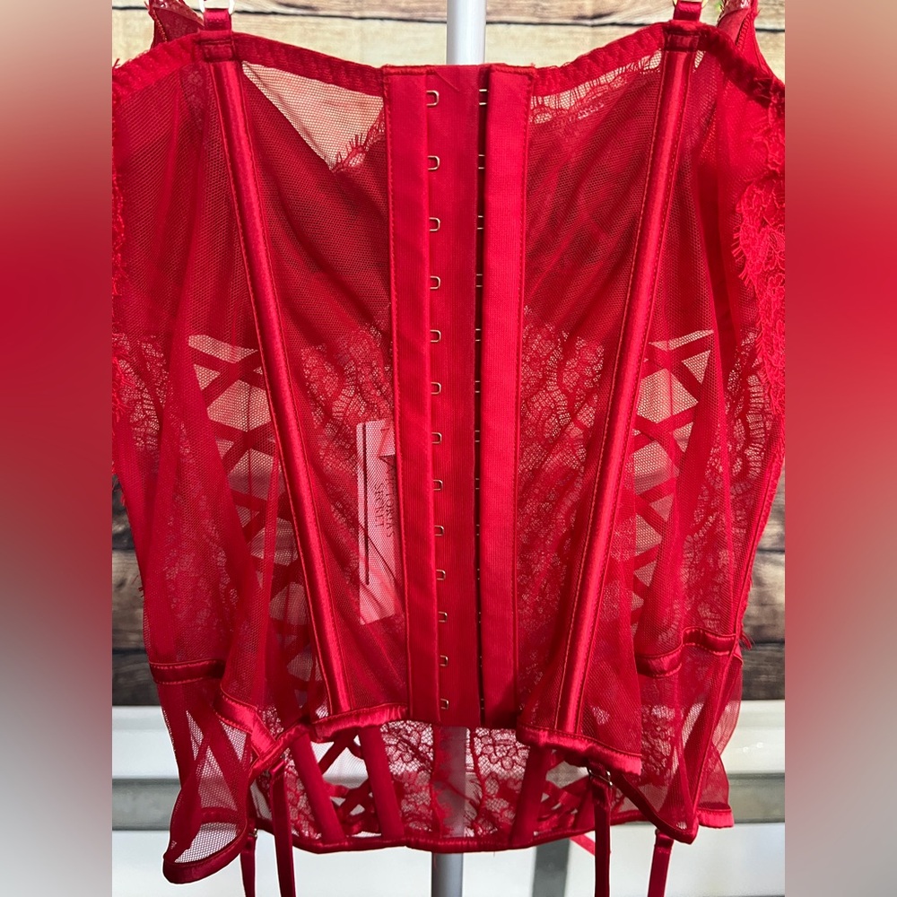 Victorias Secret Red Corset Top Size Medium NWT - Picture 6 of 11